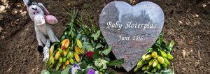 Nederland, Amsterdam, 29-8-2016 Graf Baby Sloterplas op begraafplaats St. Barbara. Het lichaam van het jongetje werd ruim een maand geleden gevonden bij de Sloterplas. FOTO : Guus Dubbelman / de Volkskrant
